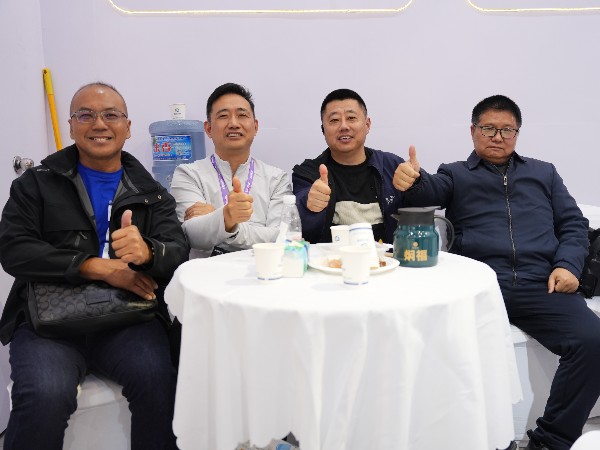 晨恩空壓機(jī)-團(tuán)隊(duì)風(fēng)采（62）