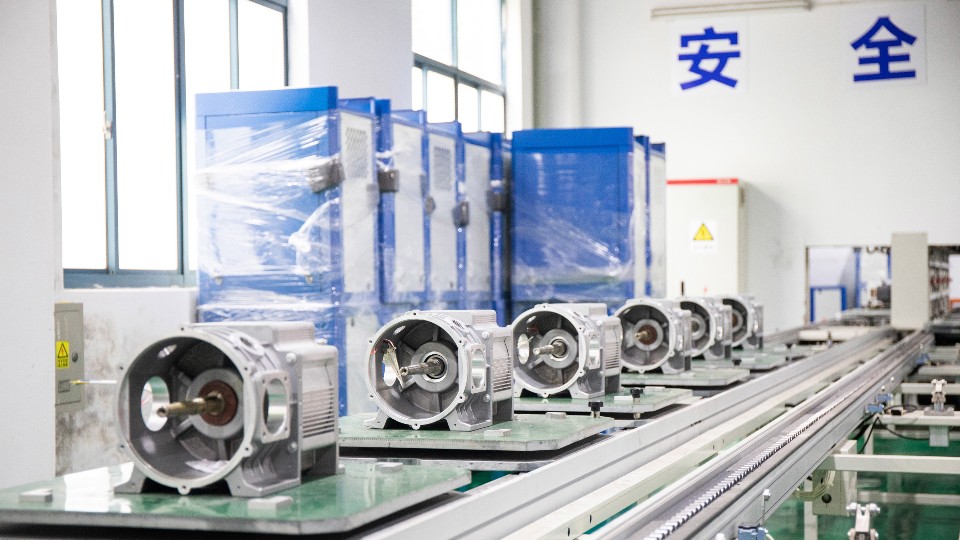 蘇州晨恩無油空壓機在中國重汽裝車運行